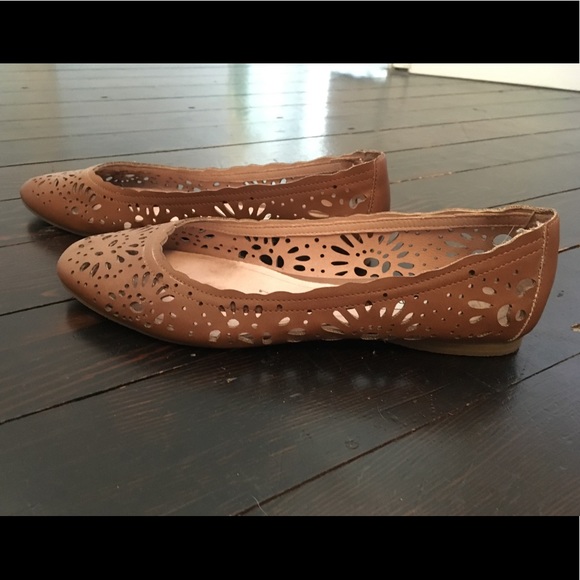 Steve Madden Shoes - Steve Madden used cognac flats size 8